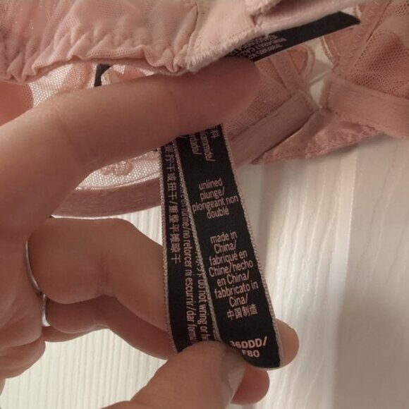 NWT Victoria's Secret Unlined Plunge Romantic Lace Floral Bra 36DDD - Picture 4 of 7